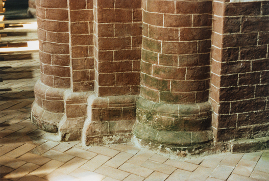preview ehem. Augustinerchorherrenstift, Kirche, Pfeilerbasis (Foto 1990)